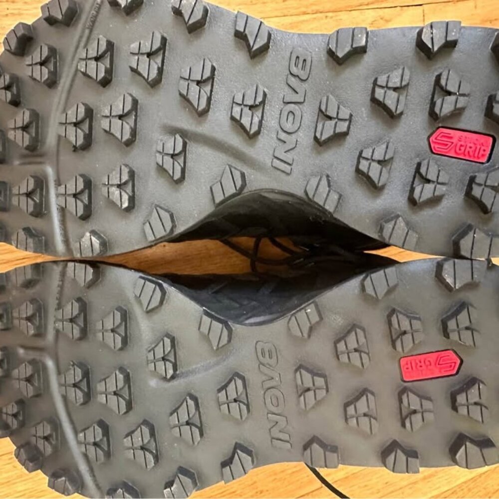 Inov-8 Roclite Mid GTX (Wide) Hiking Shoes - Picture 2 of 5
